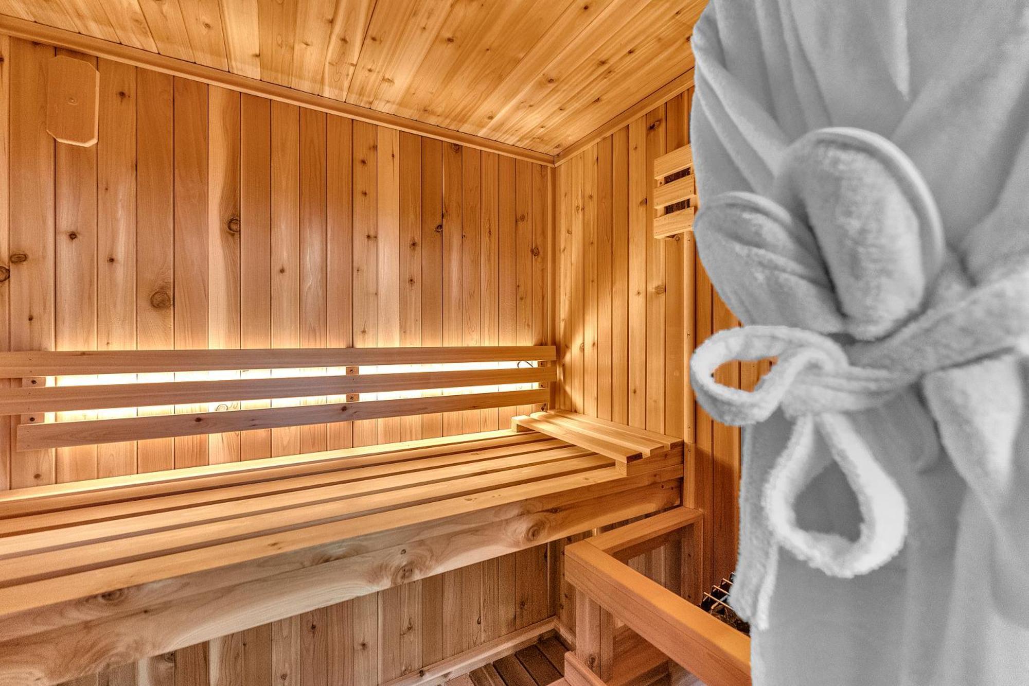 Family Chalet With Sauna, Hottub, Heavenly Views! Mins To Downtown! ガトリンバーグ エクステリア 写真