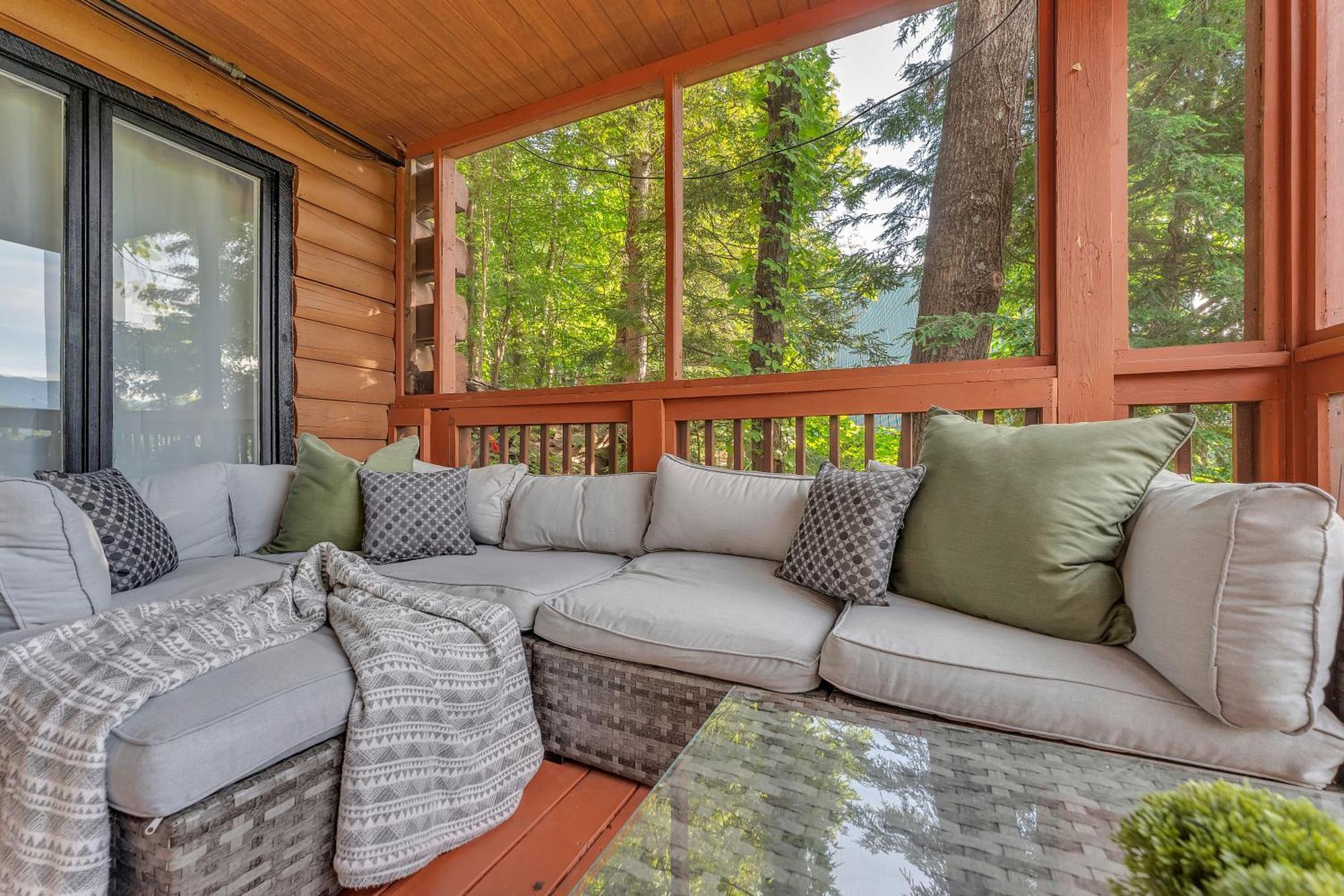Family Chalet With Sauna, Hottub, Heavenly Views! Mins To Downtown! ガトリンバーグ エクステリア 写真