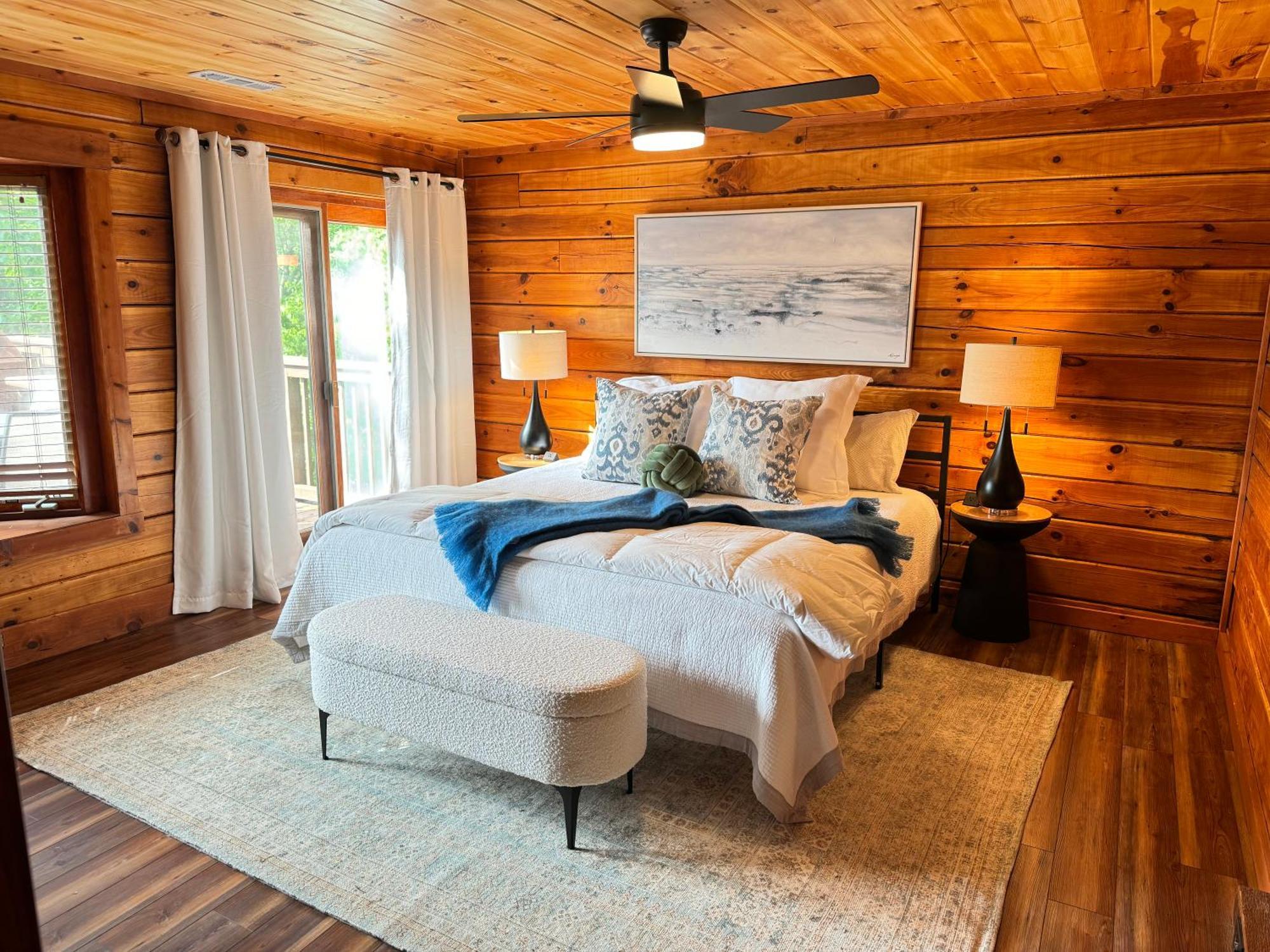 Family Chalet With Sauna, Hottub, Heavenly Views! Mins To Downtown! ガトリンバーグ エクステリア 写真